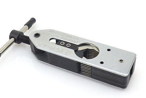 ユニバーサル・フラージング・ツール 管の直径5~19mm (3/16"~3/4") 銅管用 N In1機能 操作が簡単